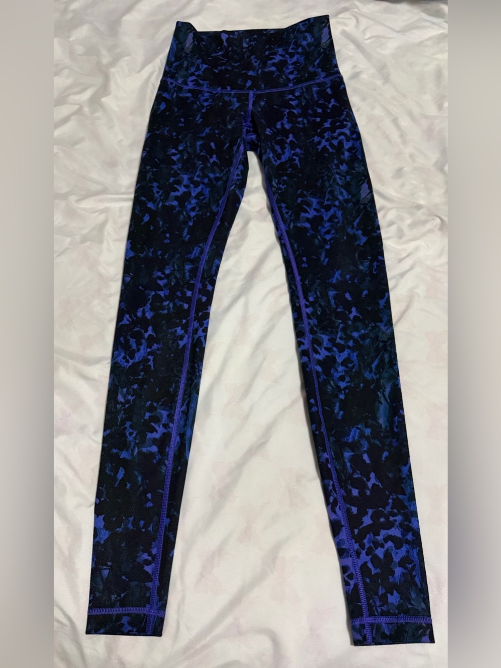 Lululemon: Printed Leggings (Waist approx 13in & Inseam approx 32in)
